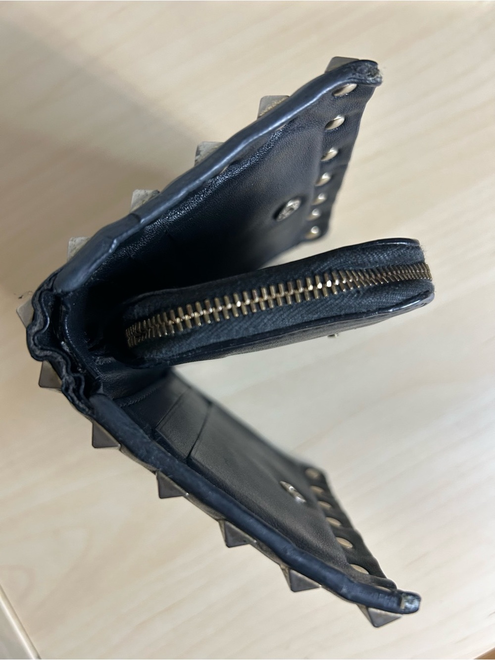Valentino Garavani Rockstud Leather Wallet - Picture 8 of 9